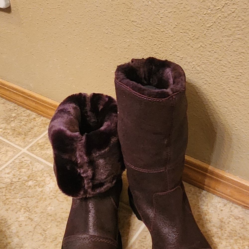 Dr. Martens Women's Plum Fur-Lined Boots